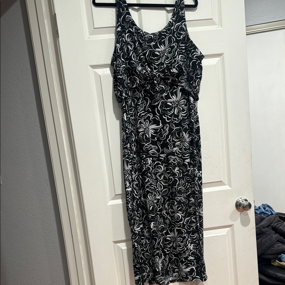 Chic Black and White Floral Maxi Dress